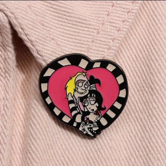 BeetleJuice 90s Cartoon Enamel Pin Beetlejuice & Lydia Deetz - Picture 3 of 4